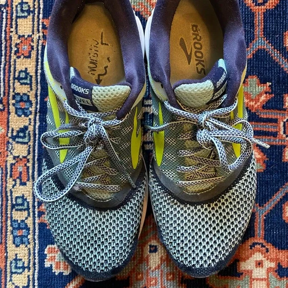 Brooks Running Sneakers Size 10 - Picture 6 of 6